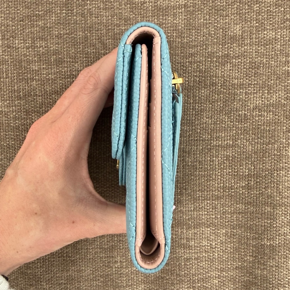 CHANEL Rare Light Blue/Pink Classic Tri-Fold Quilted Leather Wallet - Picture 3 of 11